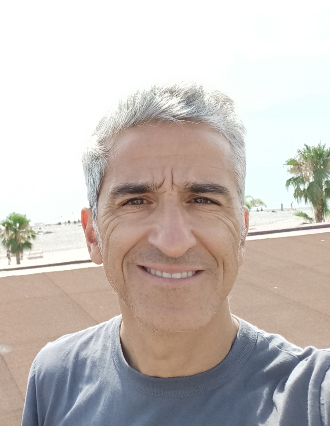 Dr. Emmanuel Cohen, chirurgien-dentiste et formateur en implantologie