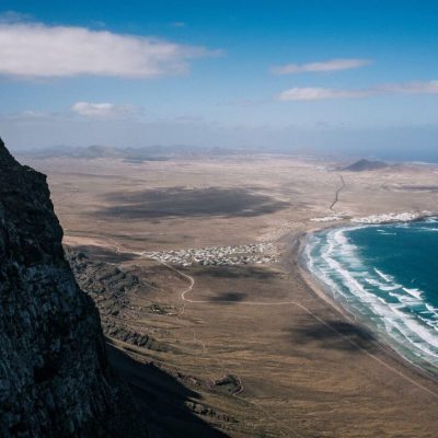 vue famara plage et caleta